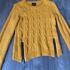 yellow zipper knit sweater